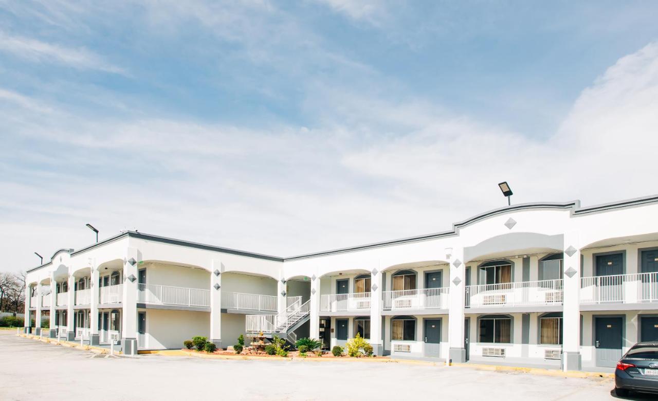 Space City Inn Houston Exterior photo