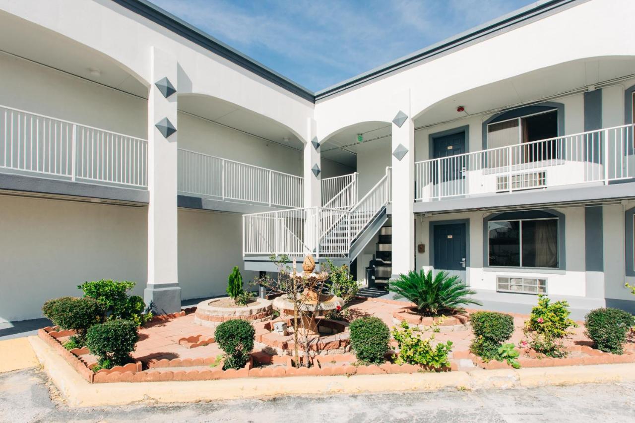 Space City Inn Houston Exterior photo